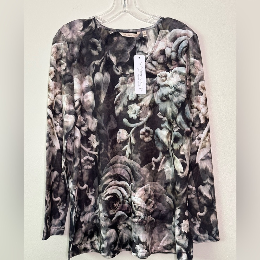 Soft Surroundings Pullover sweater multi floral tunic. Size petite large..